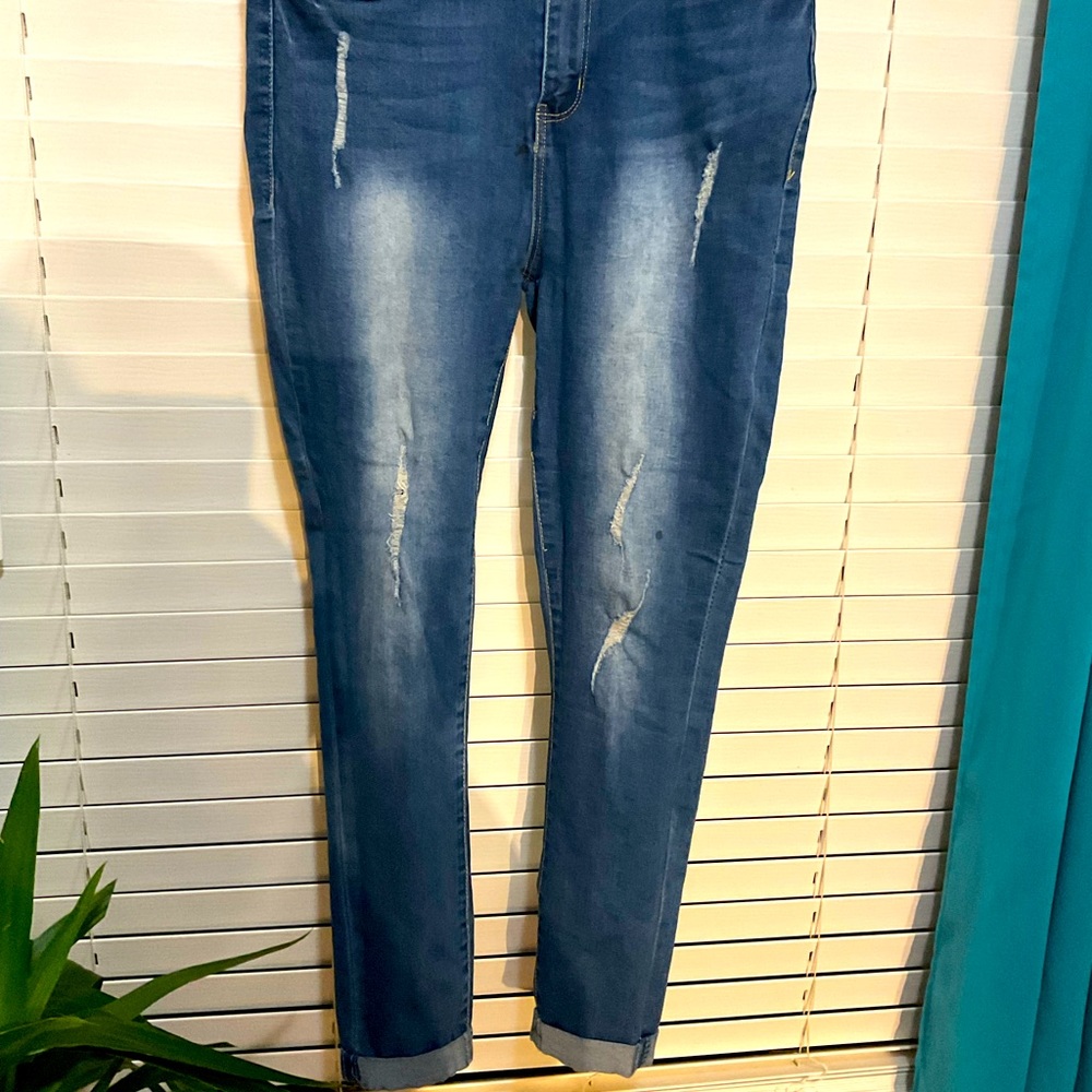 NWOT Blue jam high-rise women’s skinny jeans size 13 distressed w/folded bottoms